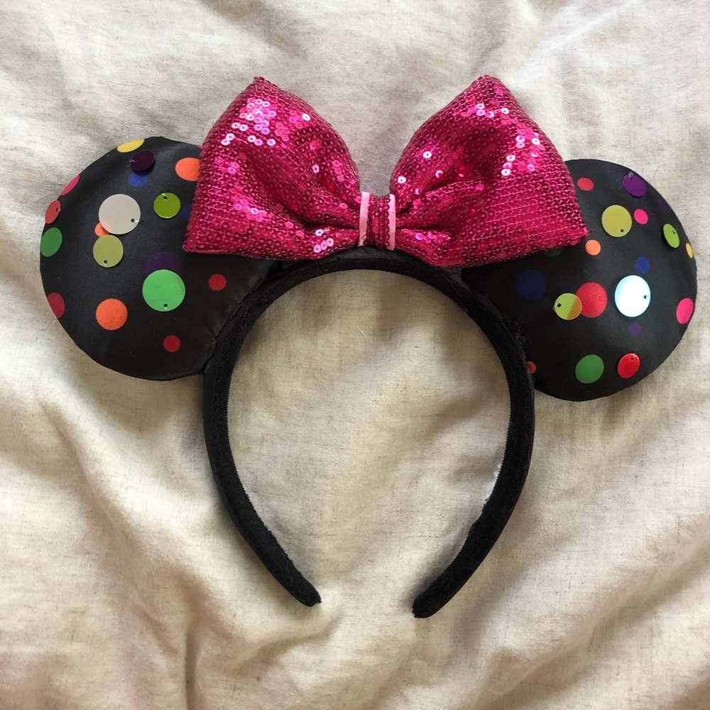 Minnie Mouse headband ears